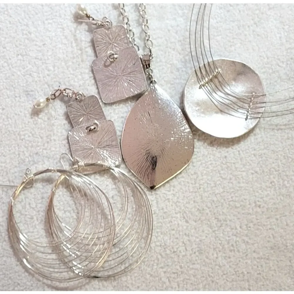 Textured Silvertone Jewelry 4 Pc Lot Chain Infinity Necklaces Pendants Earrings